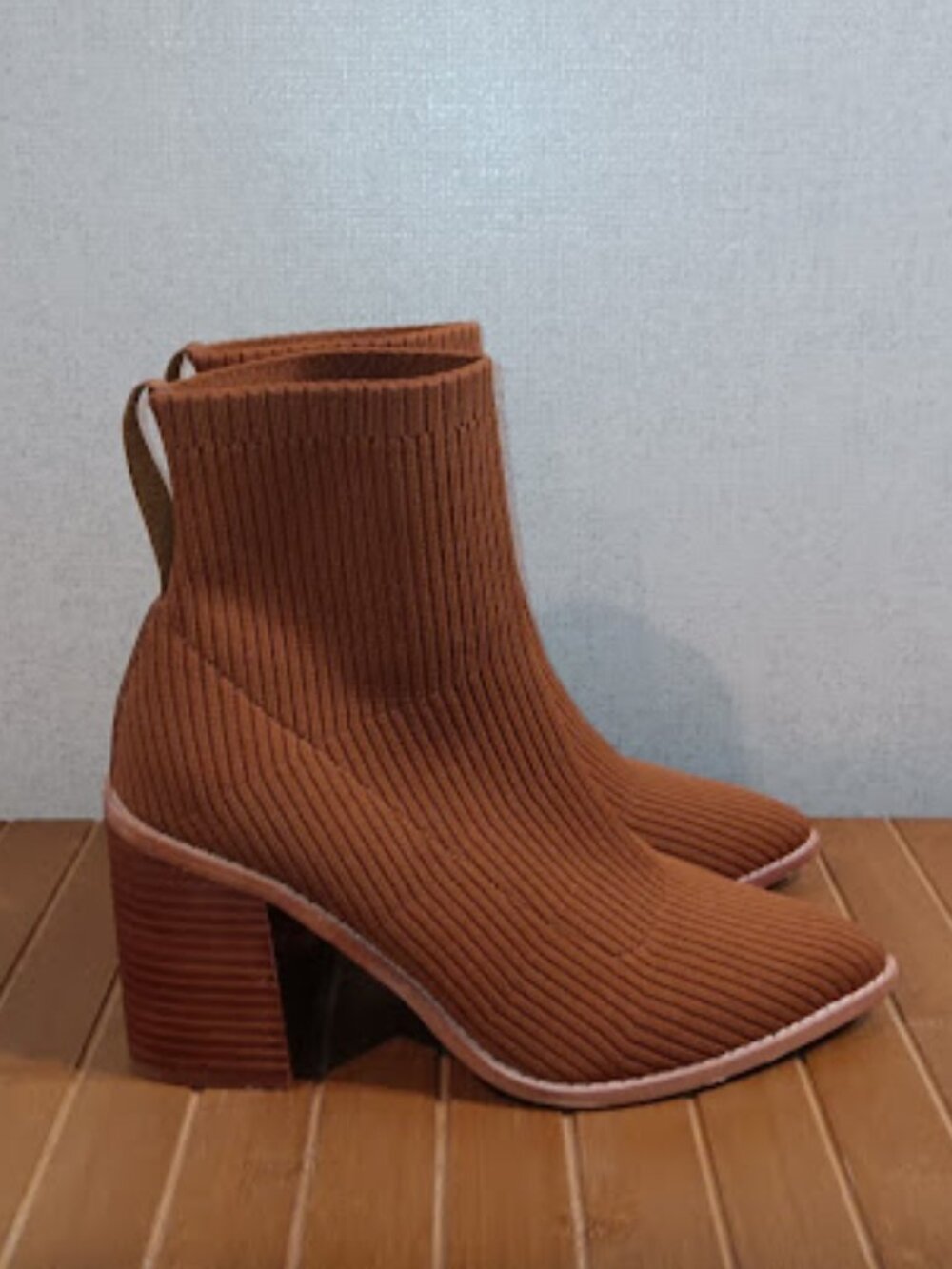 Steven by Steve Madden Women's SZ 9 Boots Tan Brown Ribbed Knit Stacked Heel